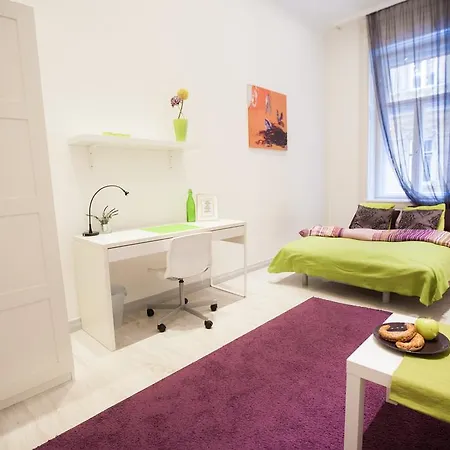 Apartment Downtown Szent Istvan